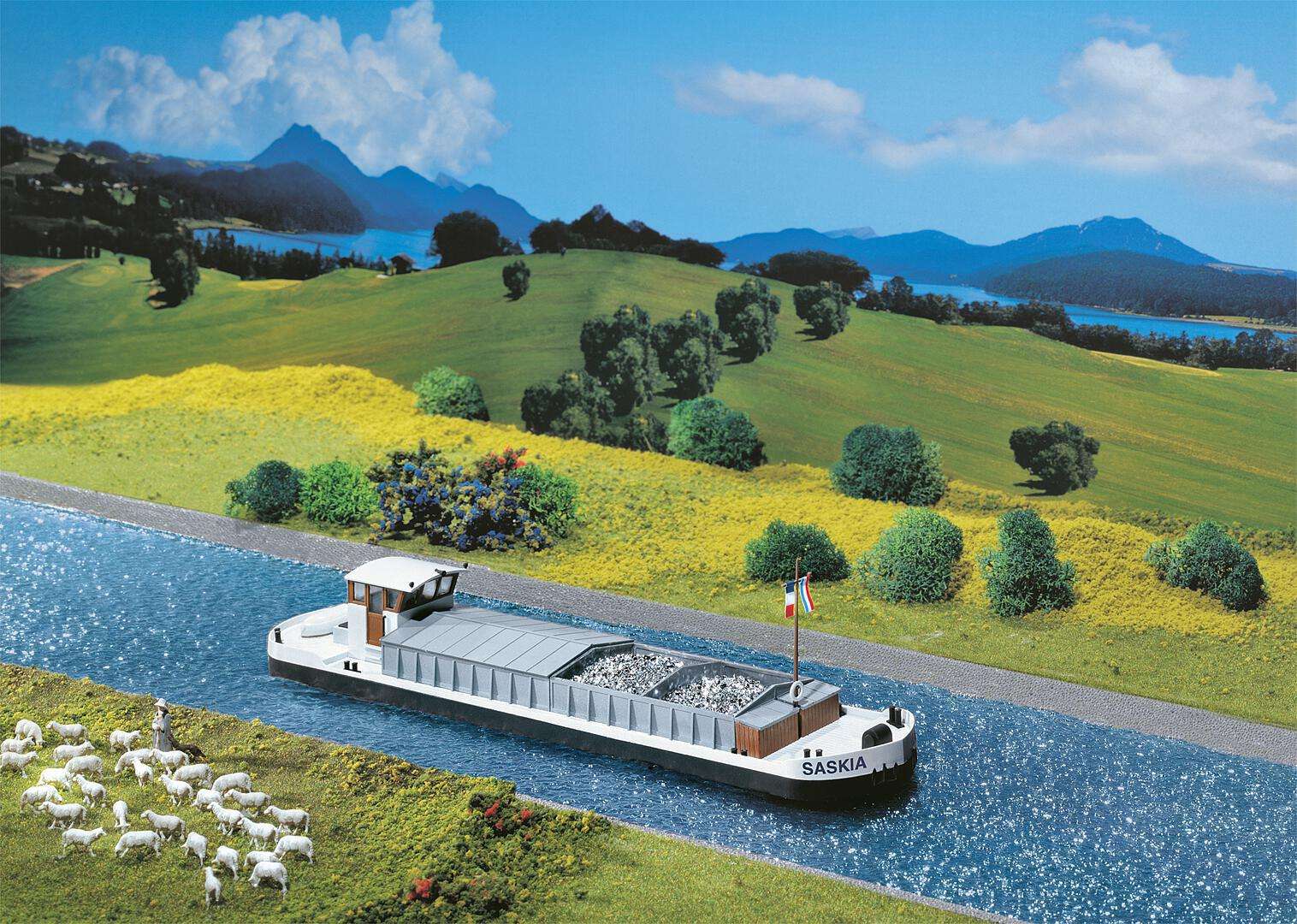 Motor cargo barge