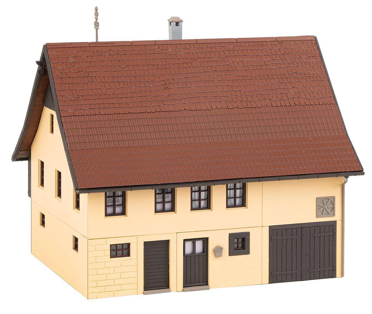 Day labourer building thumbnail 3