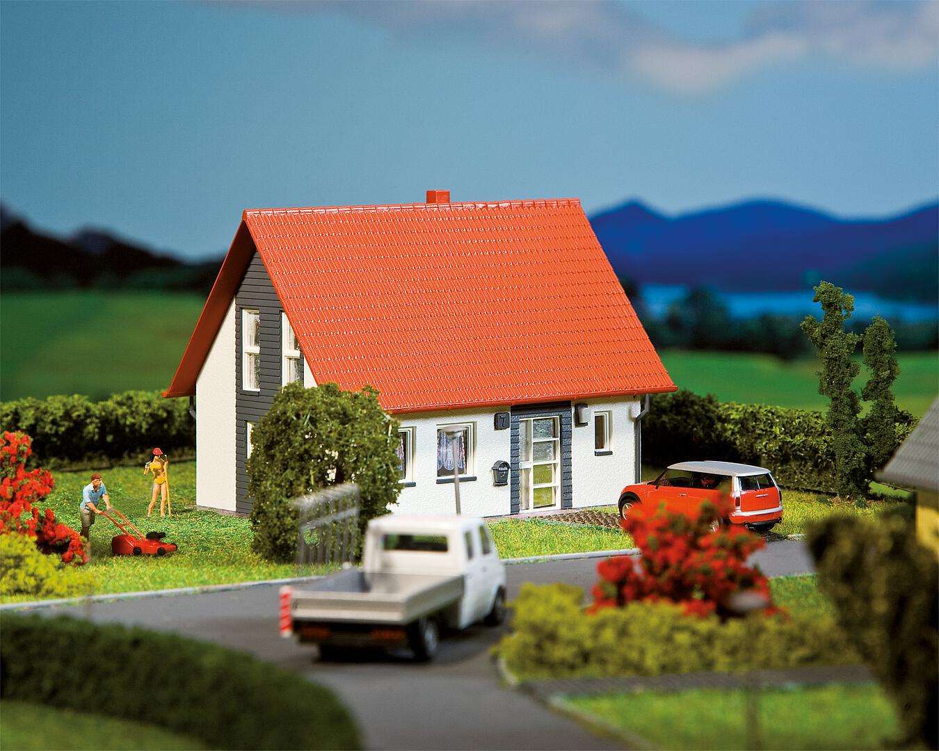 Detached house, grey