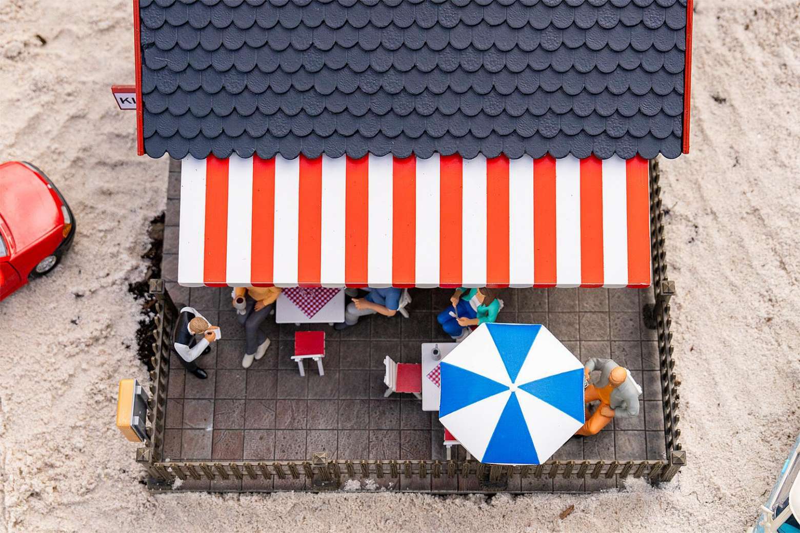 Kiosk with beer garden thumbnail 3