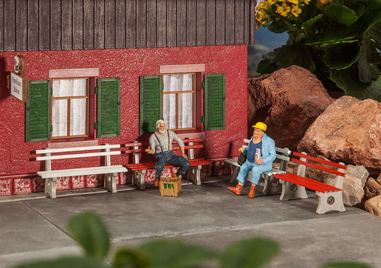 4 Park benches