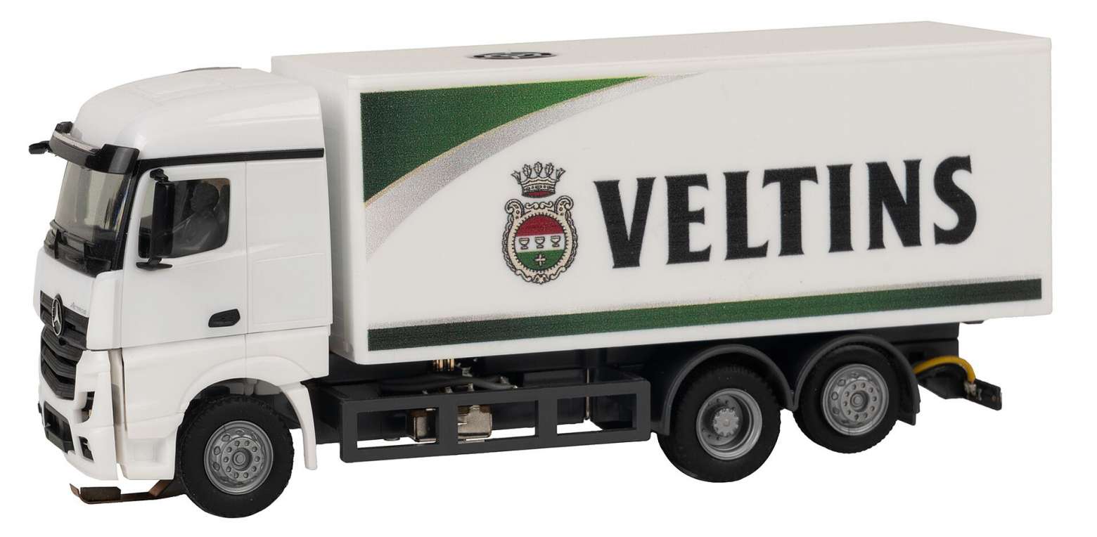Car System Digital lorry MB Actros Streamspace box body Veltins drinks (HERPA) thumbnail 2