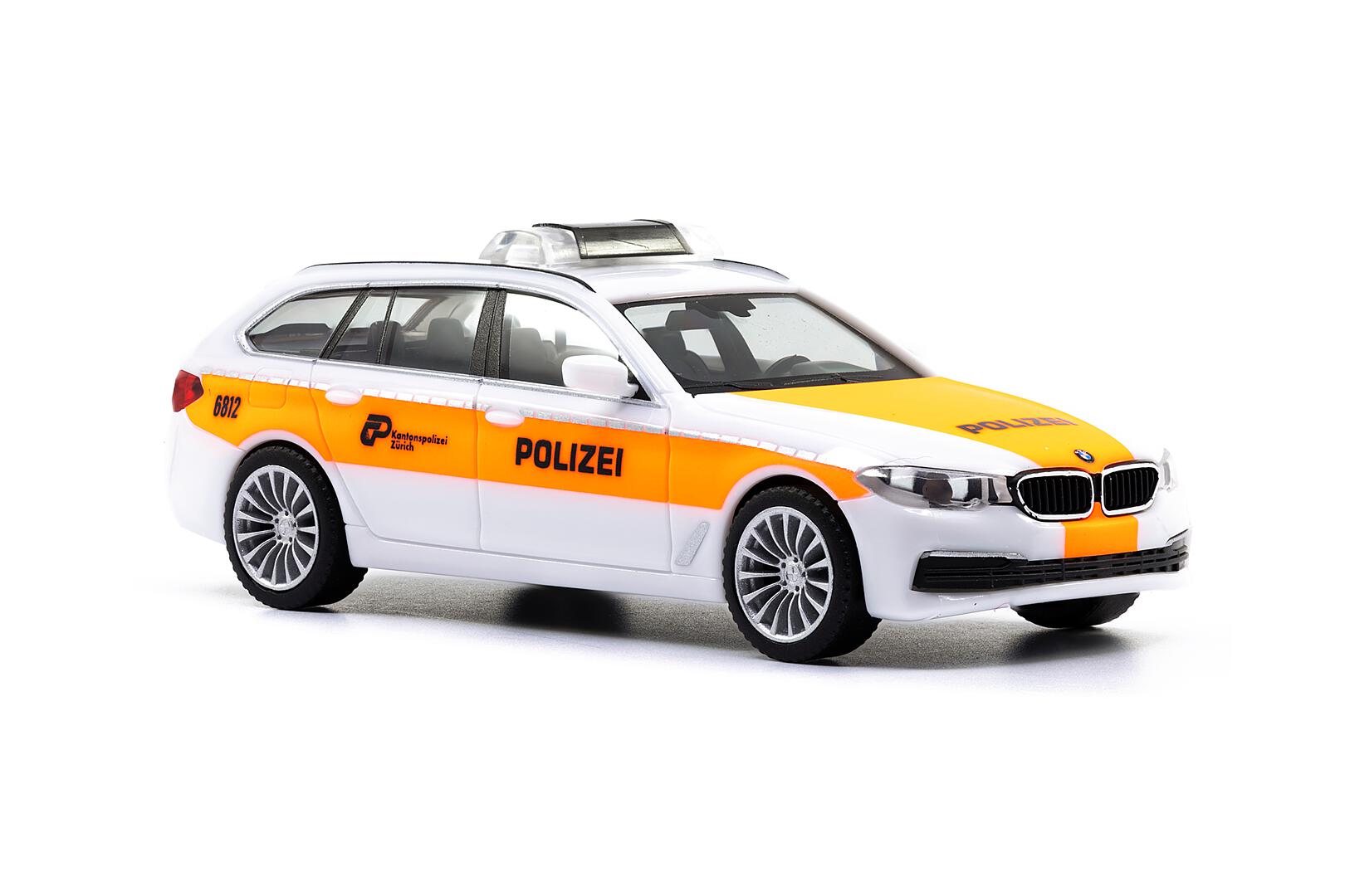 Modellbahn-Kramm: Herpa 430708-003 1:87 BMW 5er Touring G31, saphirschwarz  metallic, nur 16,25 €