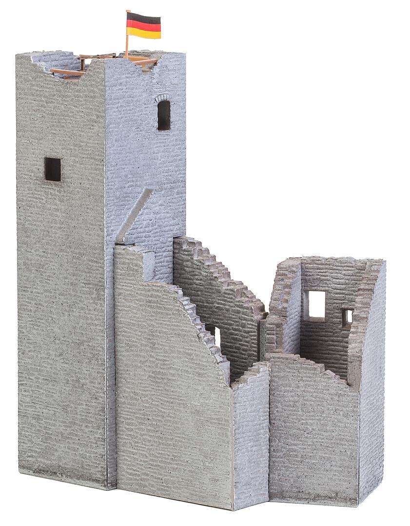 Castle-ruin thumbnail 3