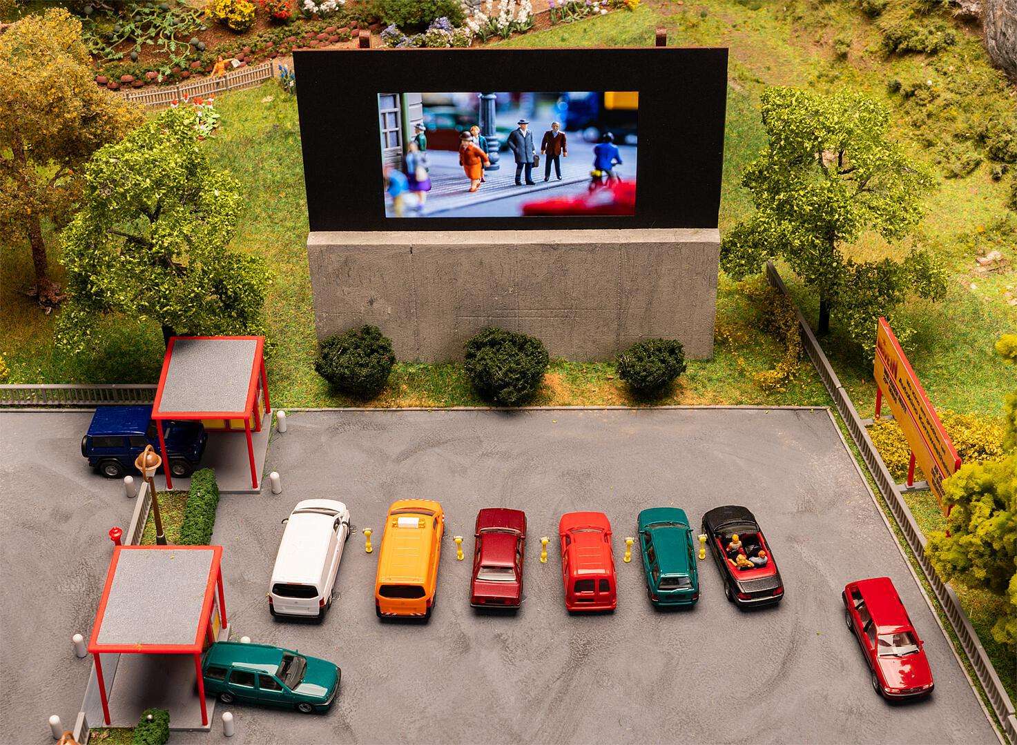 Drive-in movie theatre thumbnail 4