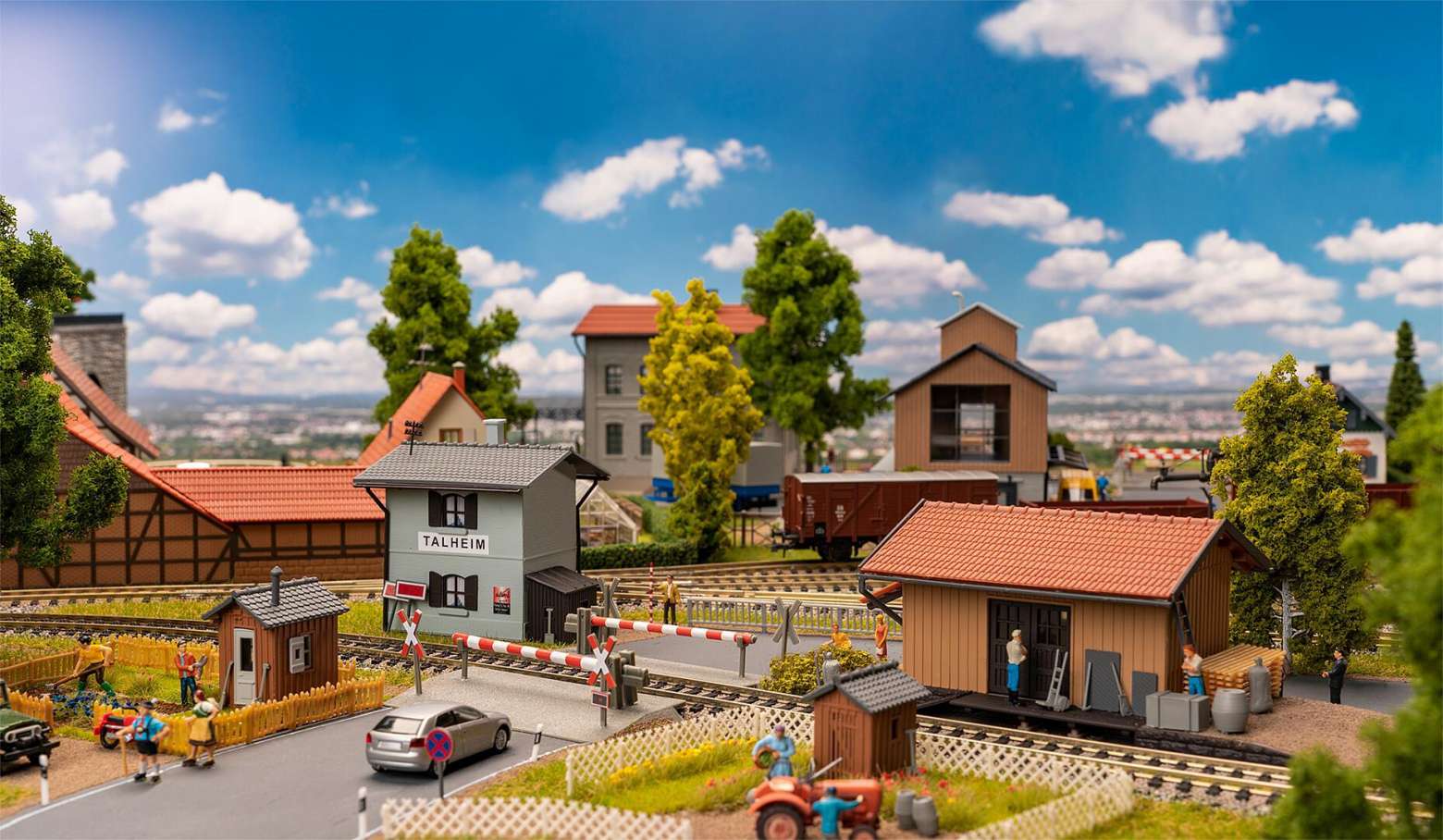At the level crossing Promotional-Set
