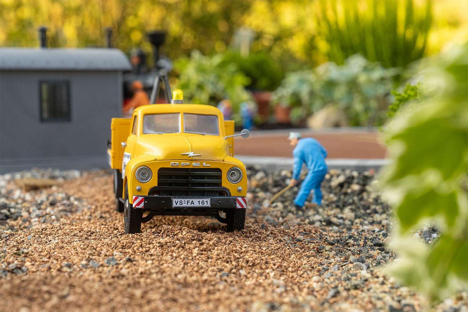 Tow truck thumbnail 3