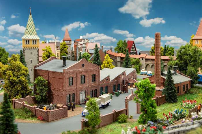 Factory | Busy world of business | Miniature worlds | EN