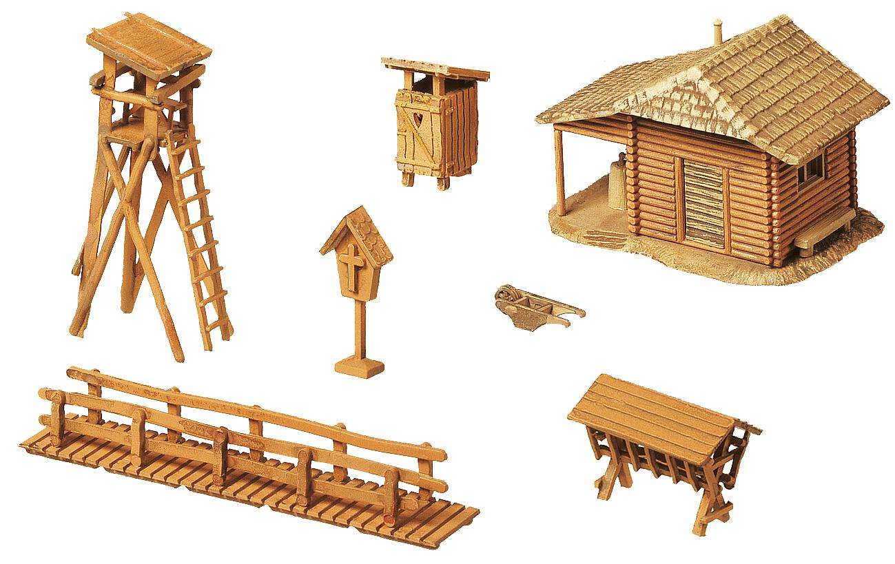 Lodge with raised hide thumbnail 2