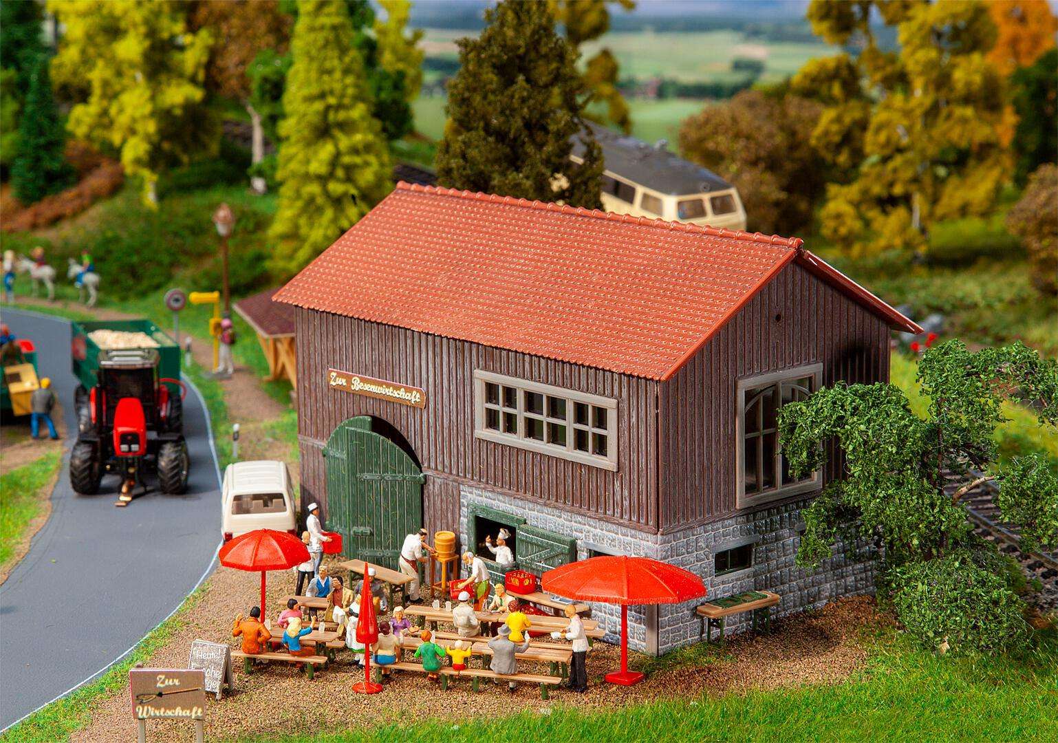 Seasonal wine tavern