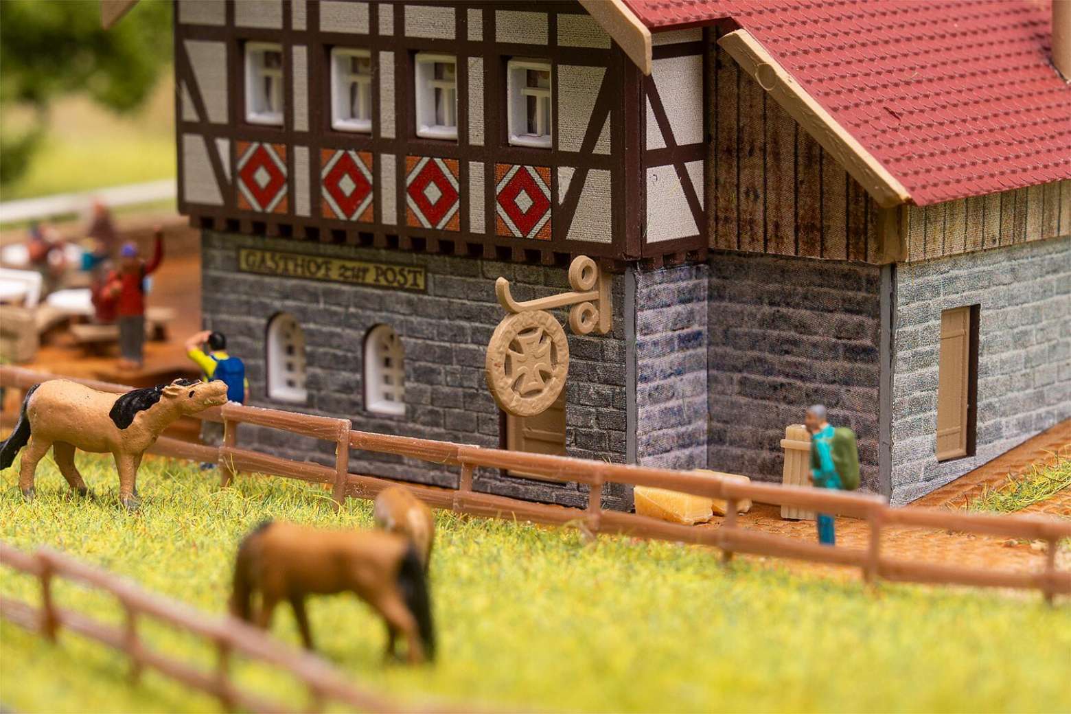 Zur Post Inn with beer garden thumbnail 3