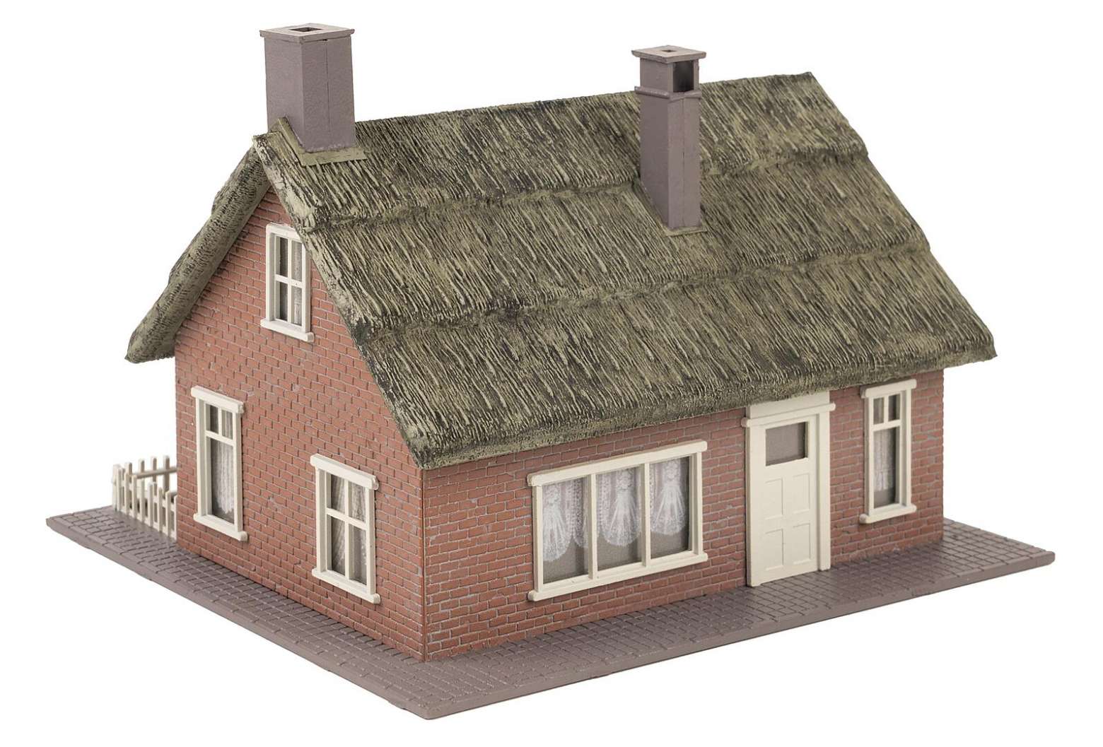 North German thatched house thumbnail 2