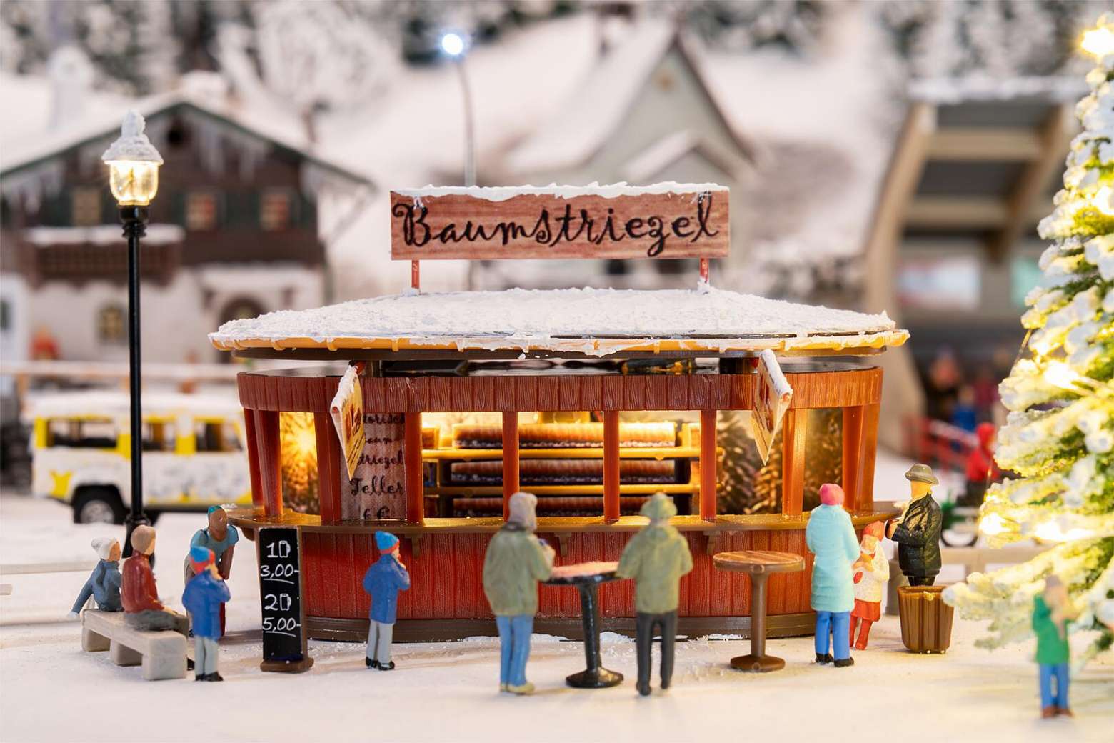 2 Christmas market stalls with illuminated Christmas tree thumbnail 5