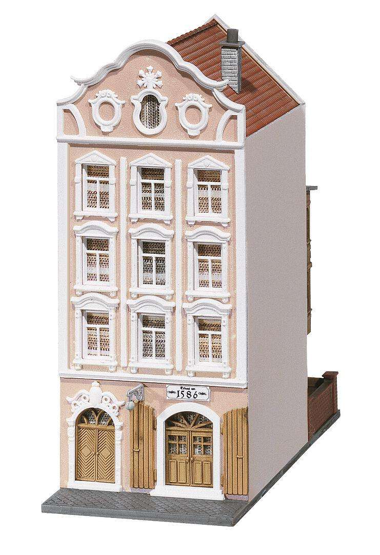 Urban dwelling house thumbnail 2