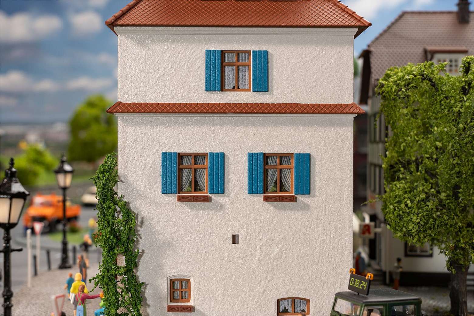 Town house with jester museum thumbnail 4