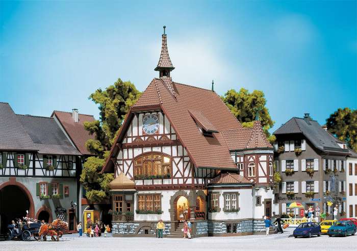 1Fにパブのあるタウンハウス（Faller HO 130447） Town house with pub | Town houses | Urban flair | Miniature