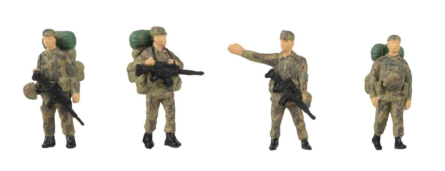 Soldiers with baggage