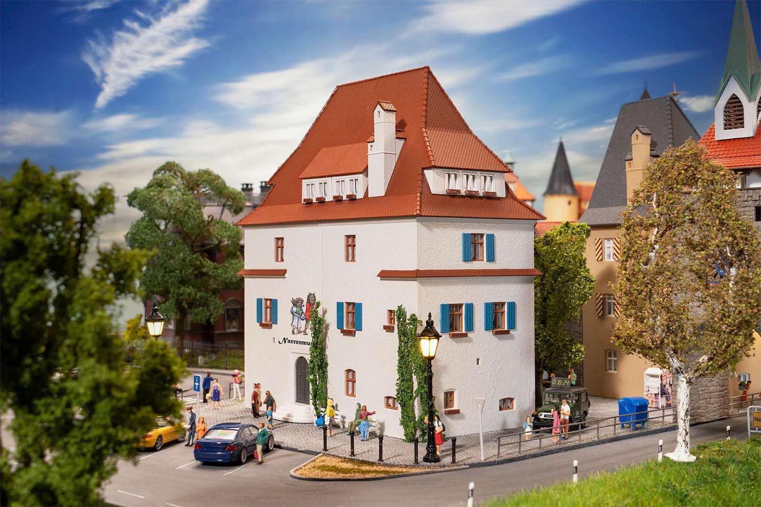 Town house with jester museum thumbnail 2