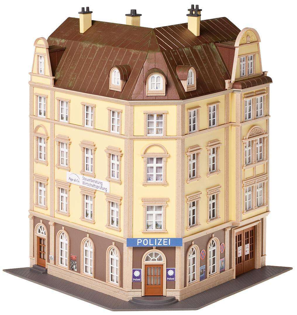 Goethestraße Police station thumbnail 3