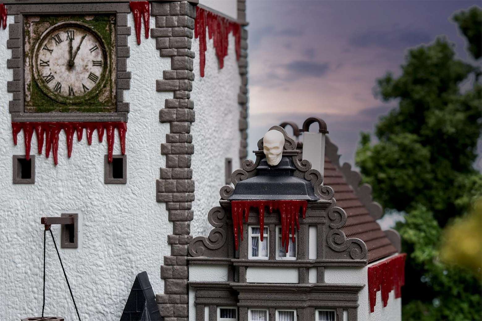 Halloween at the old town tower Promotional set thumbnail 3