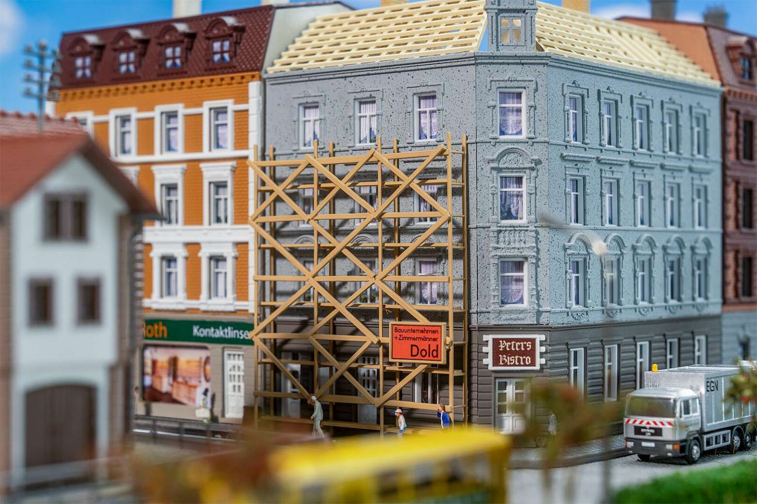 Townhouse under reconstruction thumbnail 2