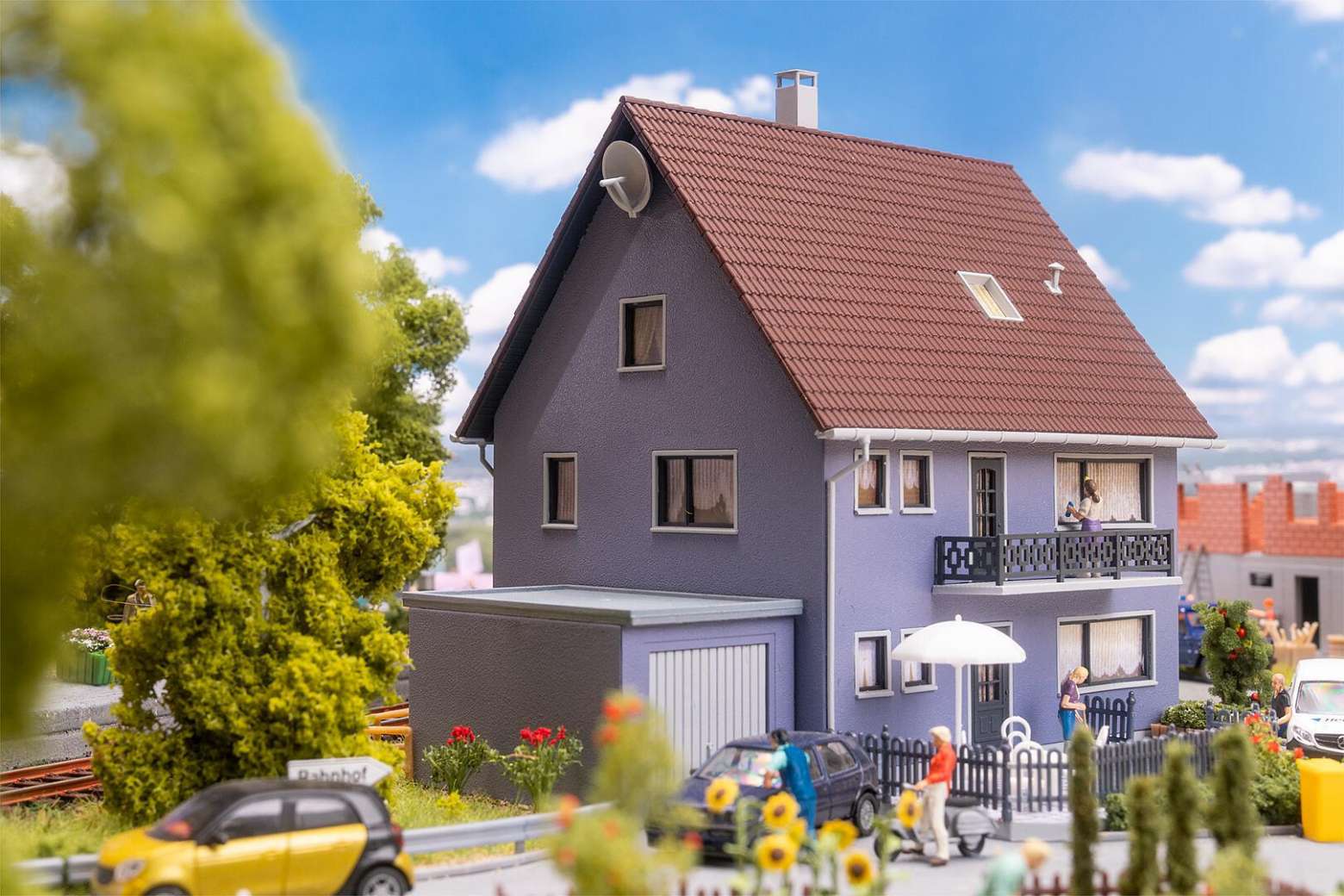 Two-family house thumbnail 3
