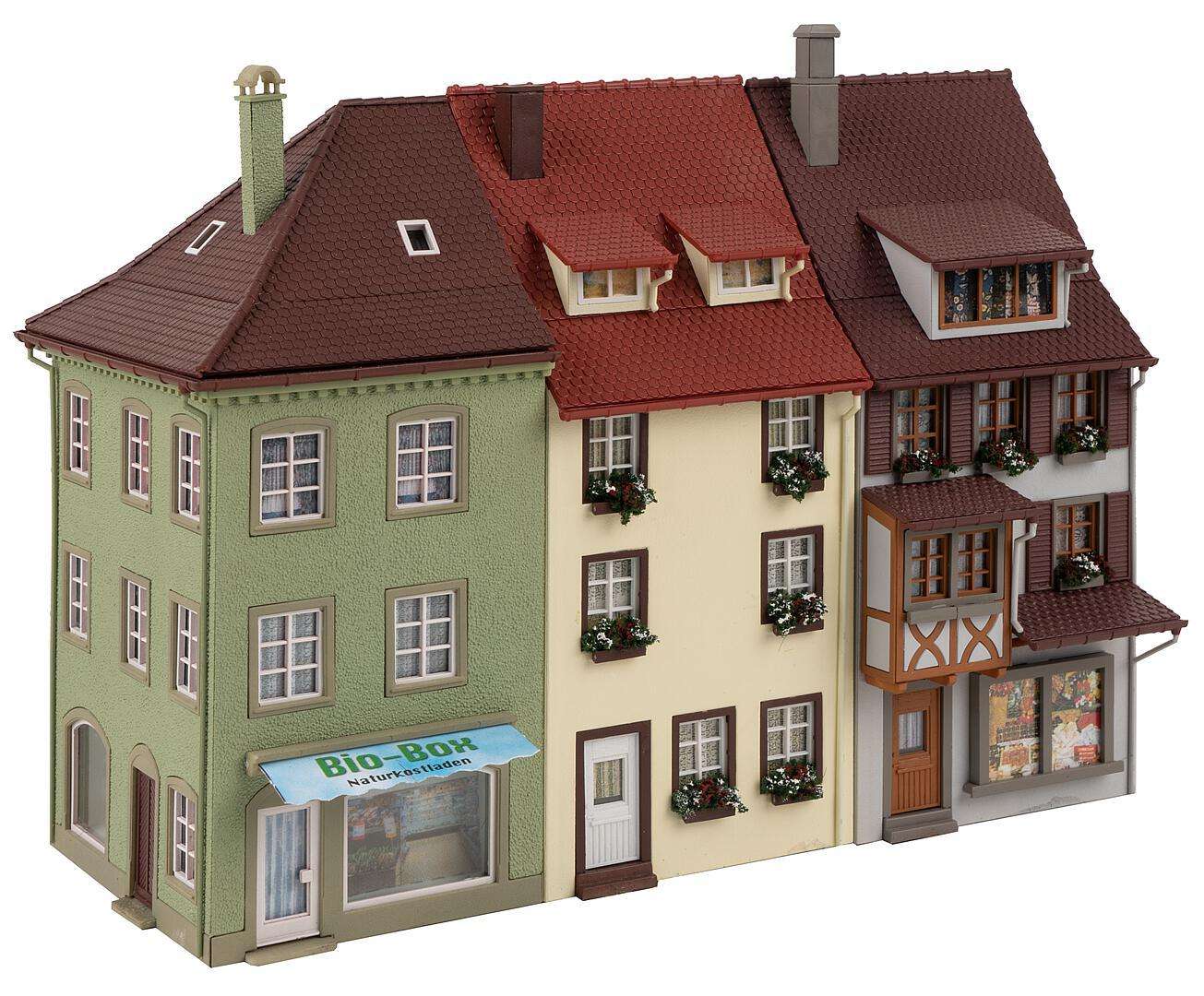 3 Small-town houses thumbnail 3