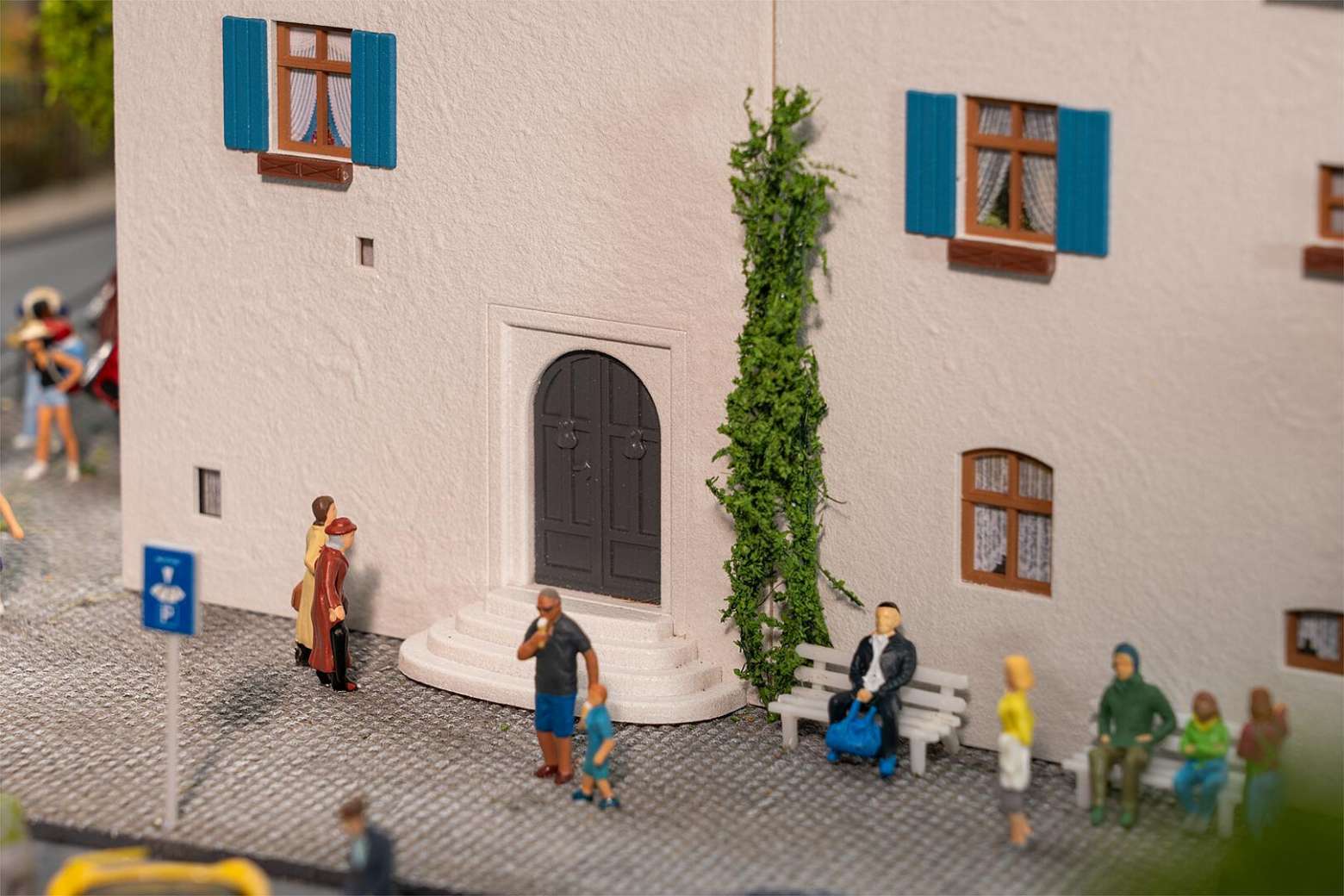 Town house with jester museum thumbnail 5