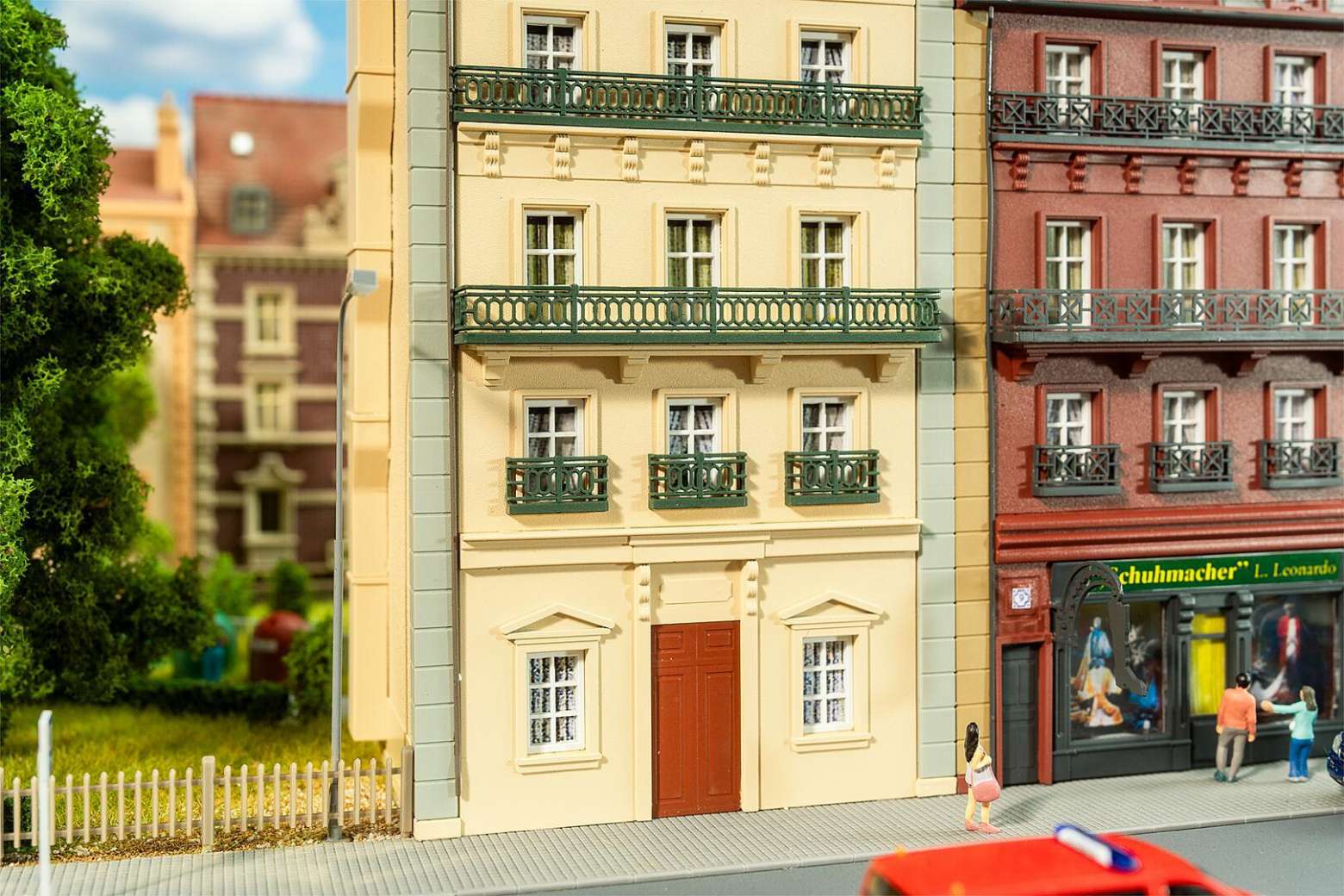 Townhouse, 6-storey thumbnail 2
