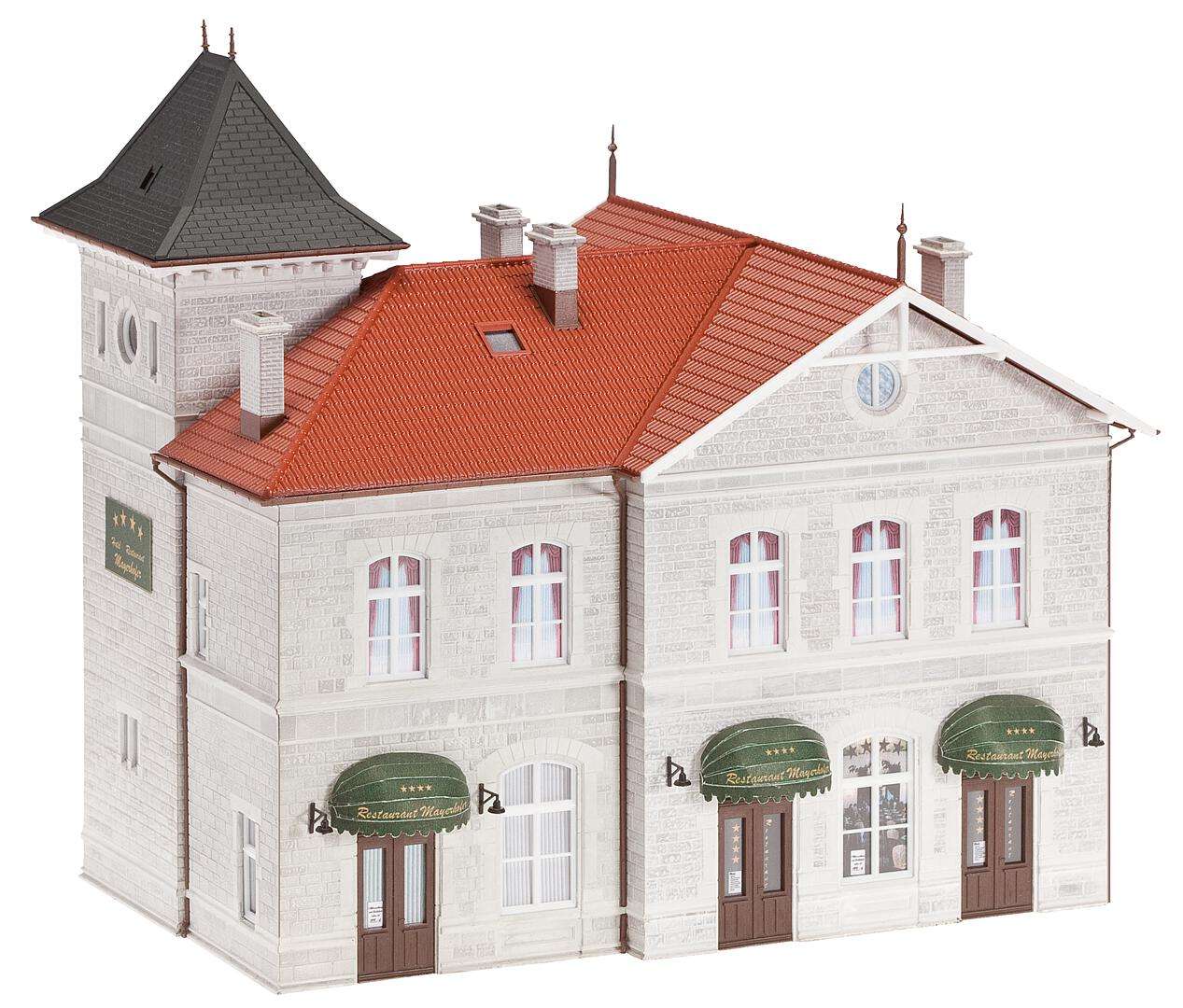 Hotel with gourmet restaurant thumbnail 3