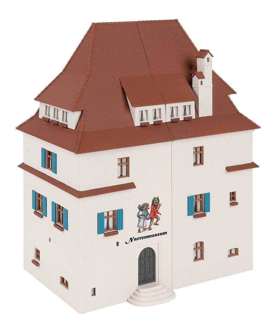 Town house with jester museum thumbnail 6