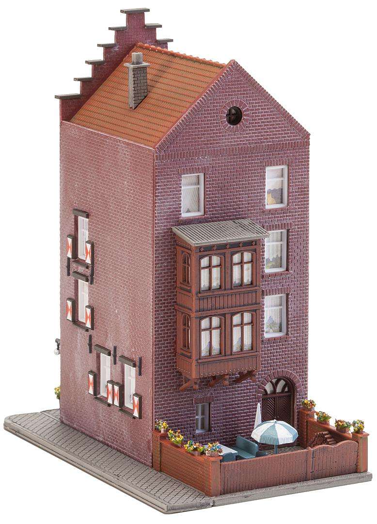Old town house with bar thumbnail 2