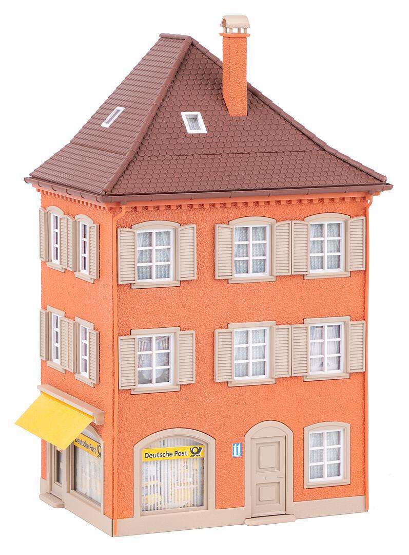 Corner house with post office thumbnail 3
