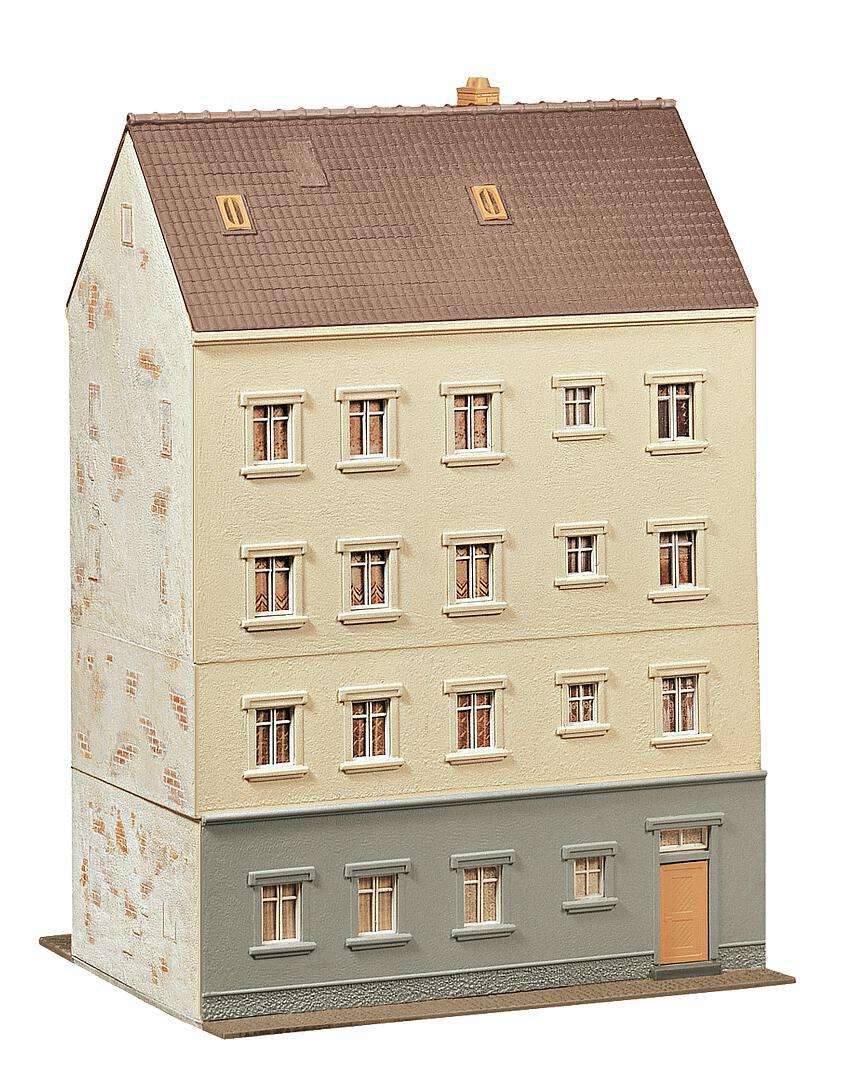 Town house with pub thumbnail 2