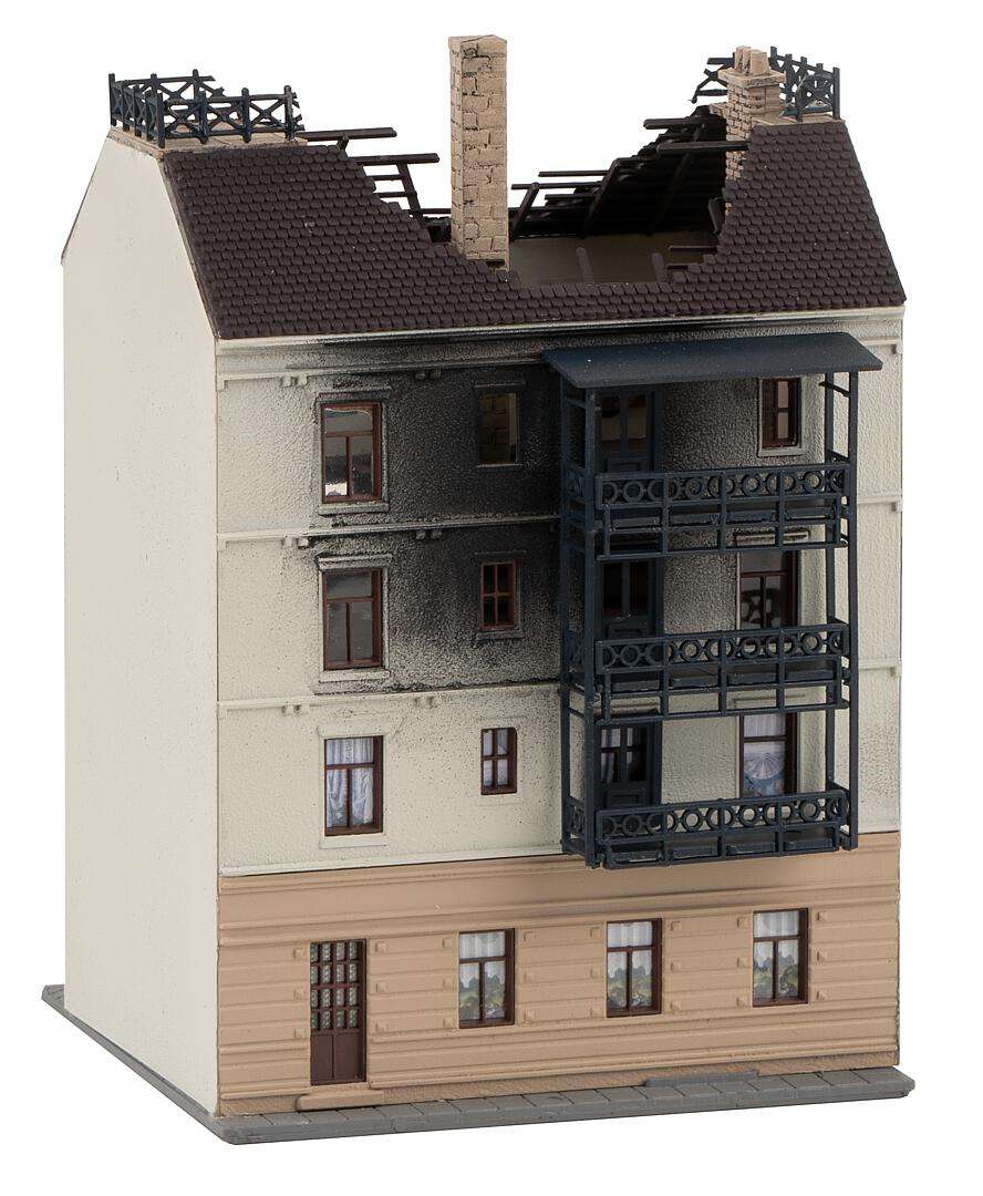 Dwelling house in fire thumbnail 2