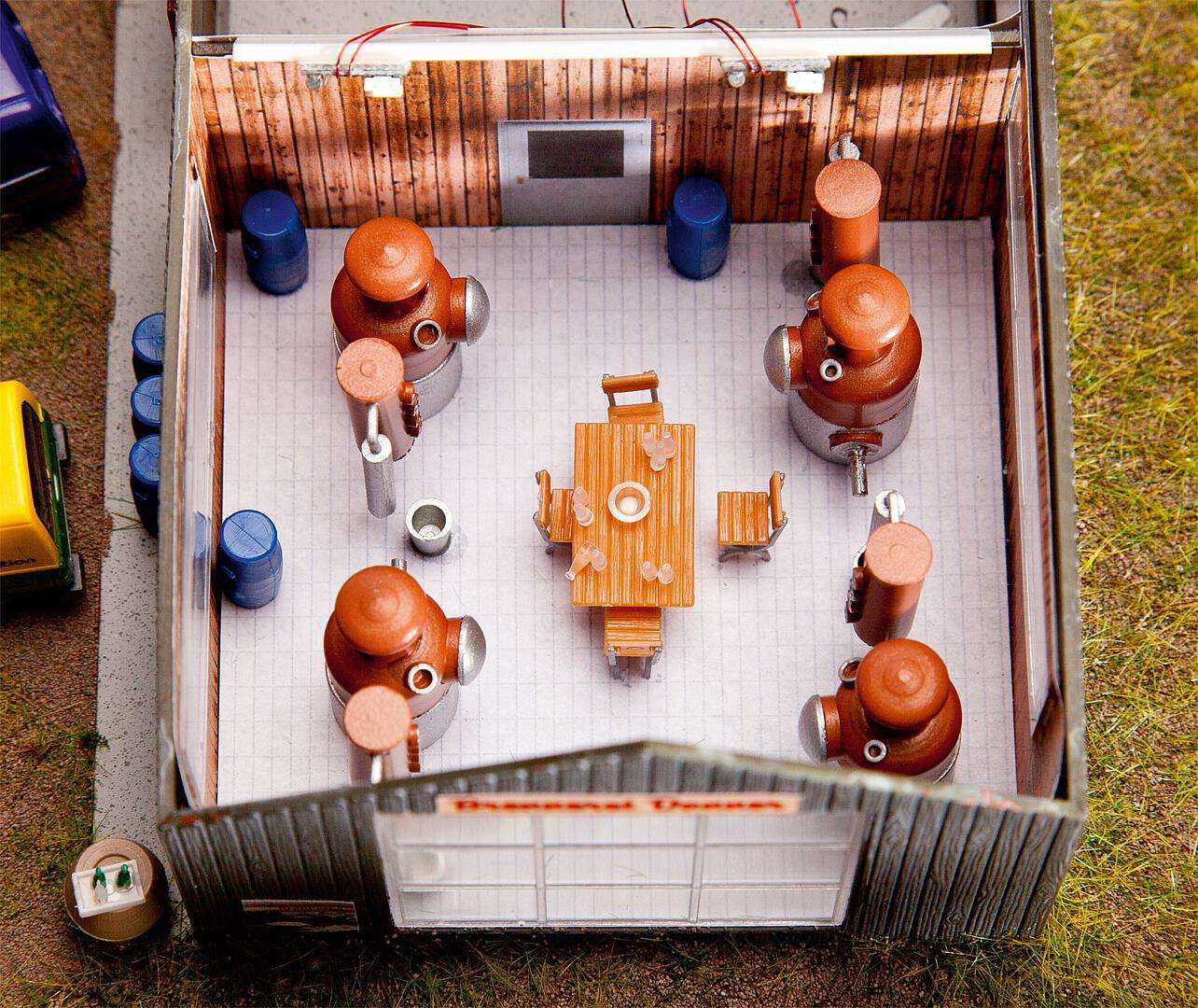 Distillery with accessories thumbnail 4