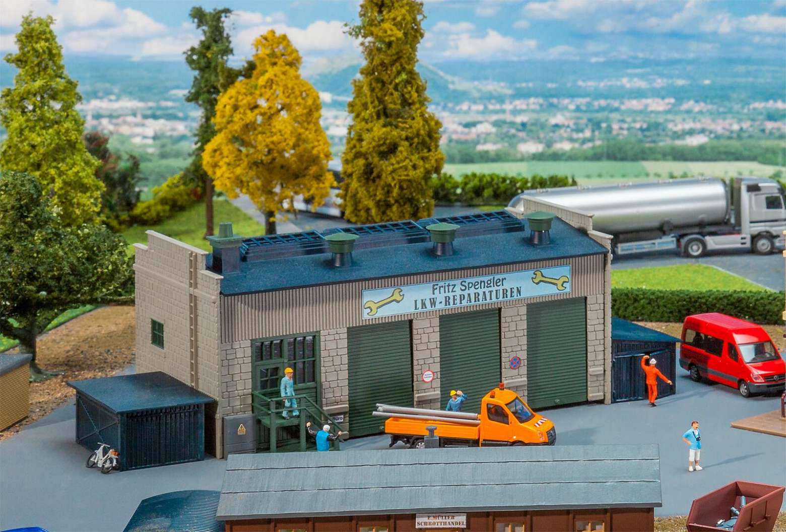 Truck maintenance factory